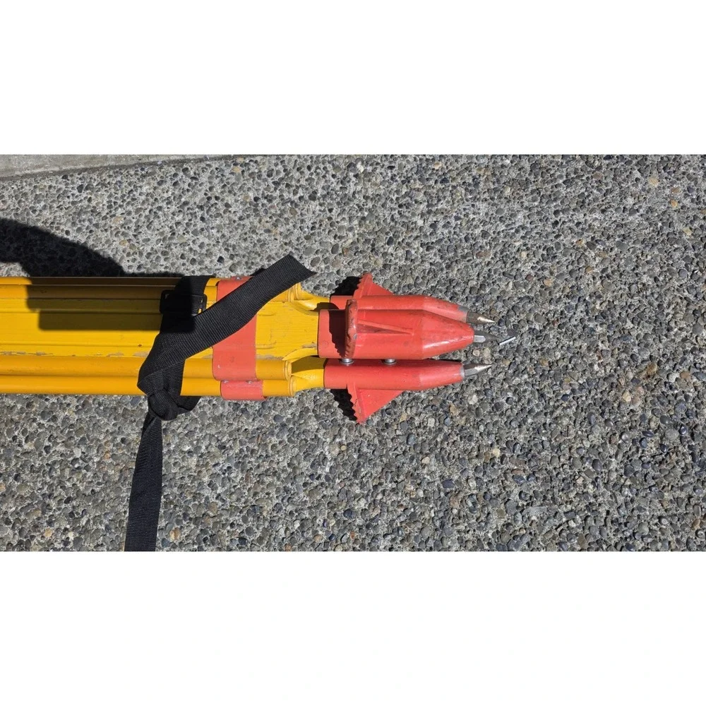 (TOPCON, Leica) ADJUSTABLE TRIPOD As in the photo. As Is